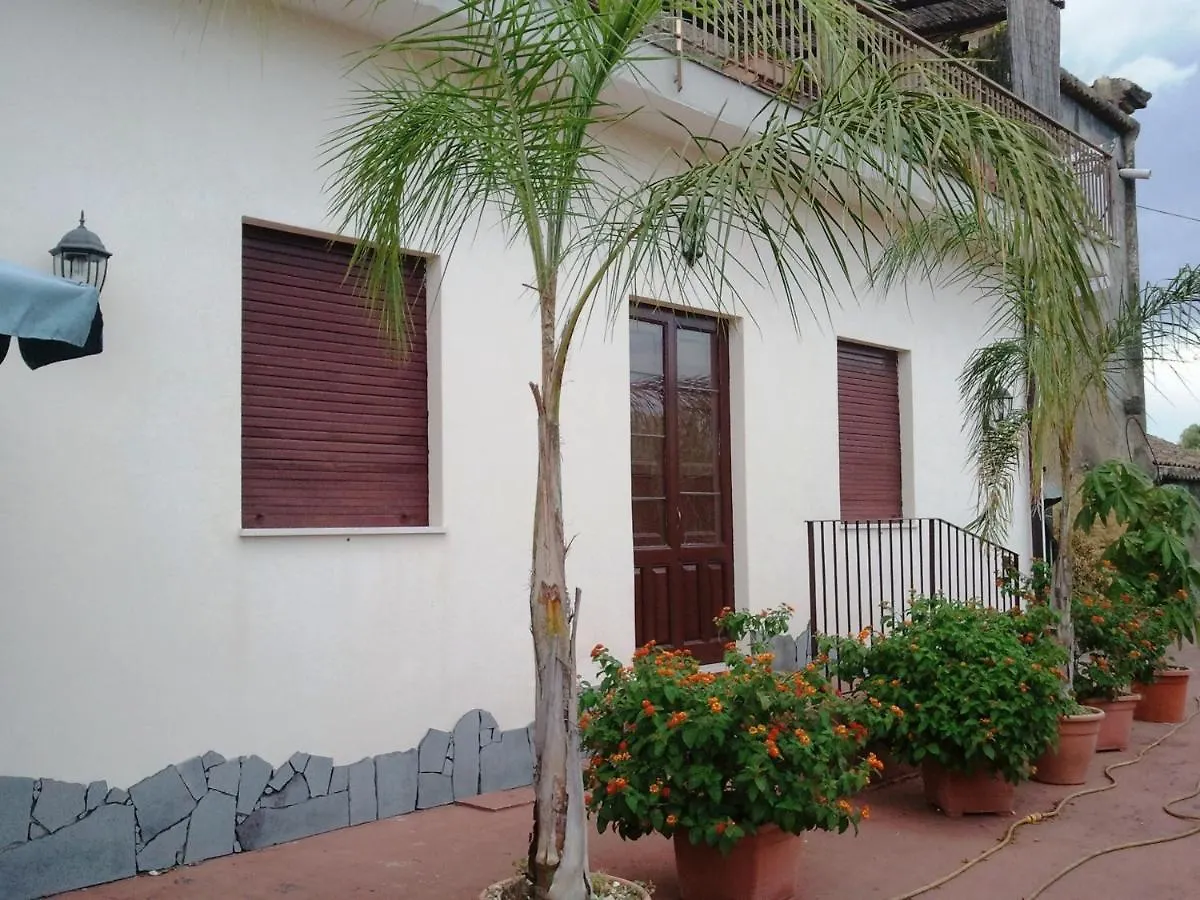 Le Grotte Bed & Breakfast Riposto Italy